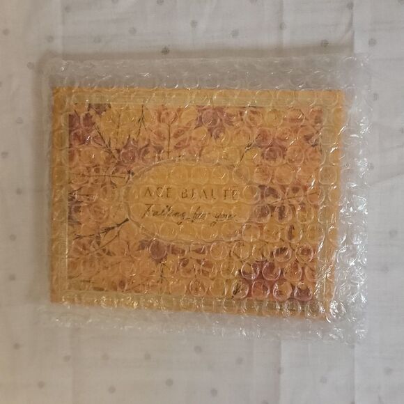 New Ace Beaute Falling For You Eyeshadow Palette Limited Edition - Picture 4 of 6